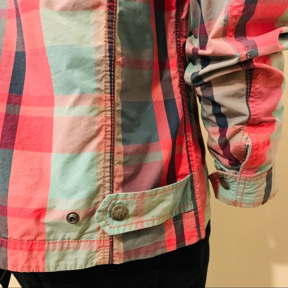 GUESS L.A. Men’s Red & Green Plaid Zip up Jacket - Picture 6 of 10